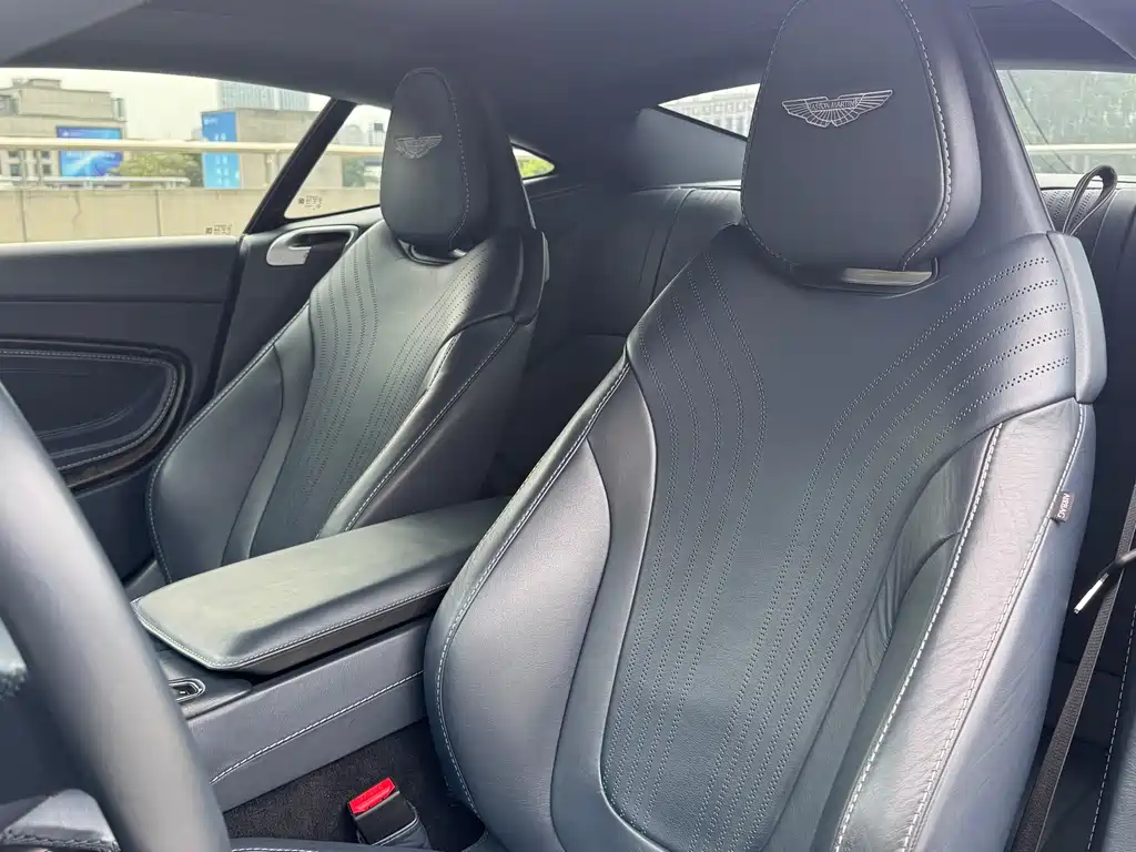 Aston Martin DB11 4.0 T V8 Coupe