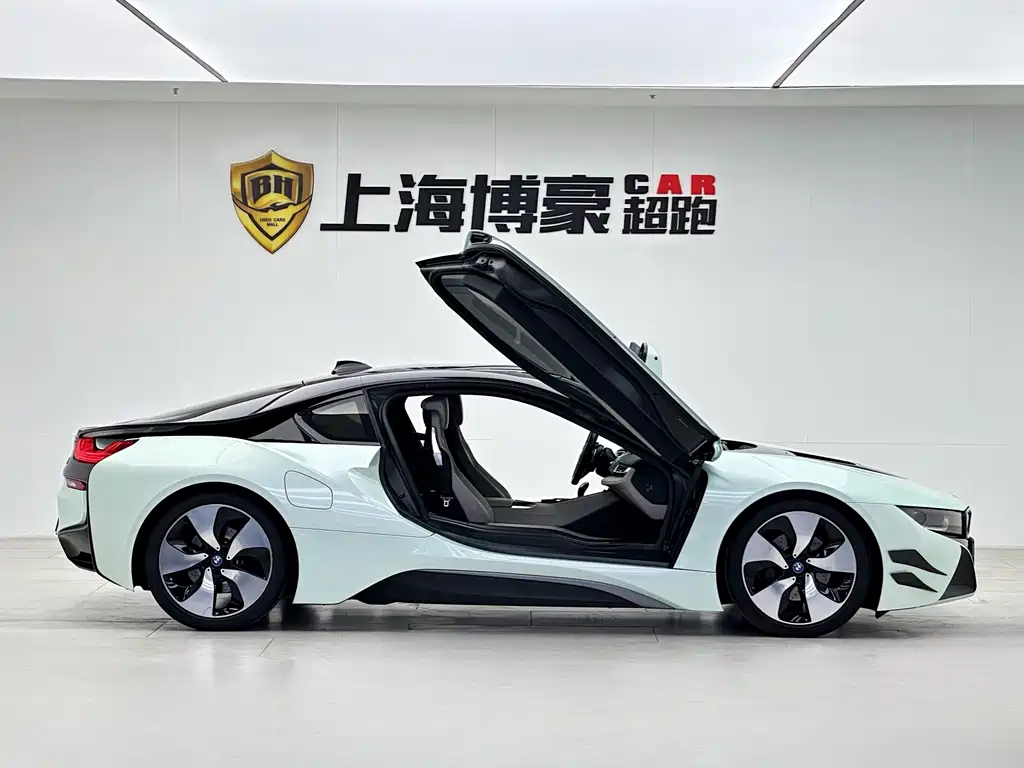 BMW i8 Standard