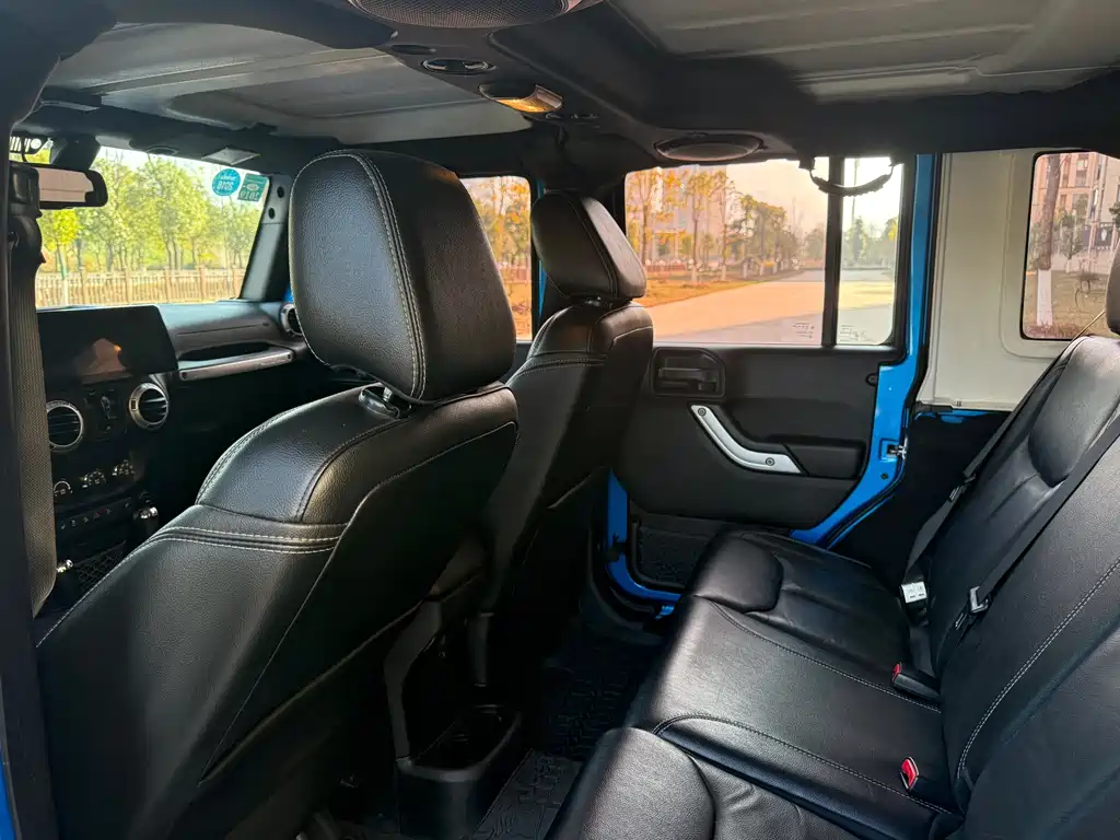Wrangler 3.0 L Sahara 4-door Comfort Enjoyment