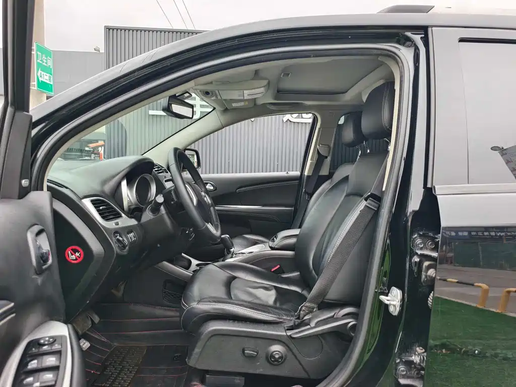 Journey 2.4 L 2 WD Premium Style