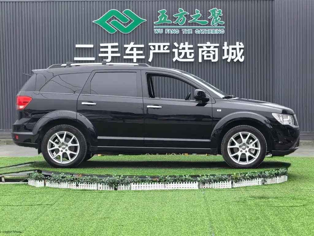 Journey 2.4 L 2 WD Premium Style