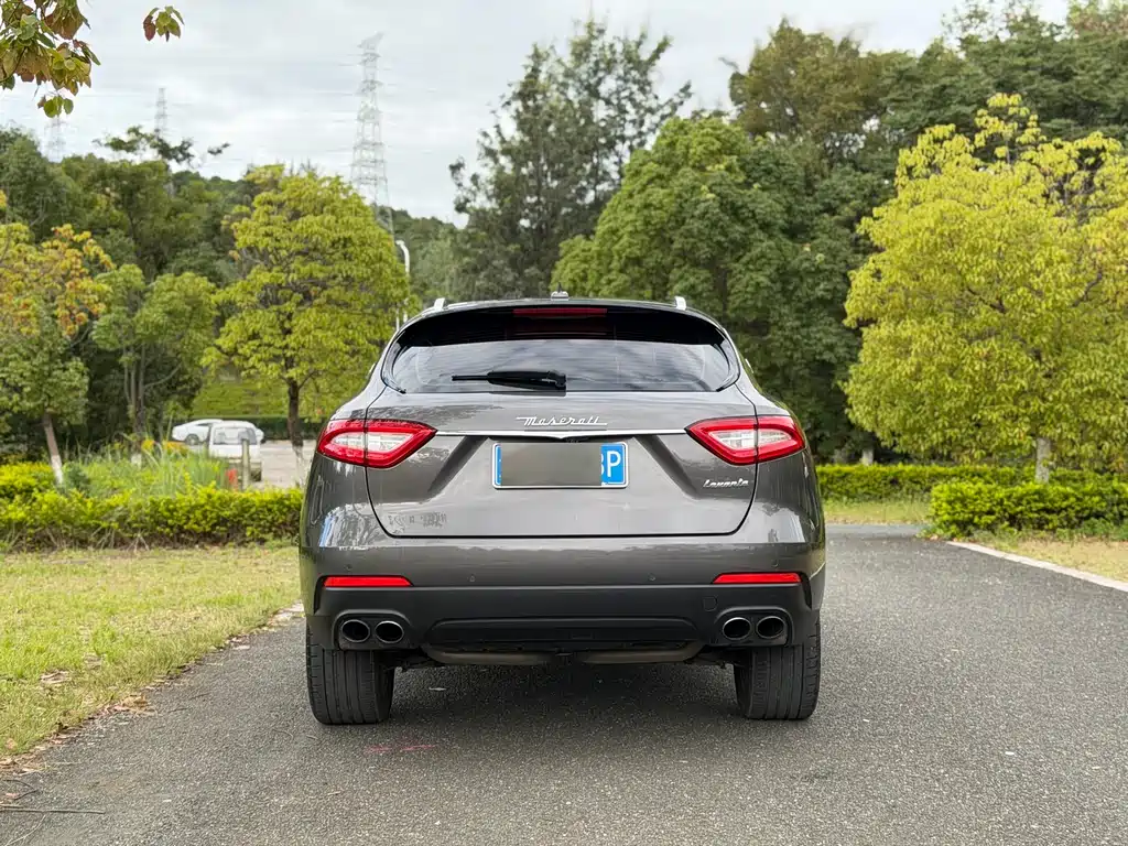 Levante 3.0 T Standard