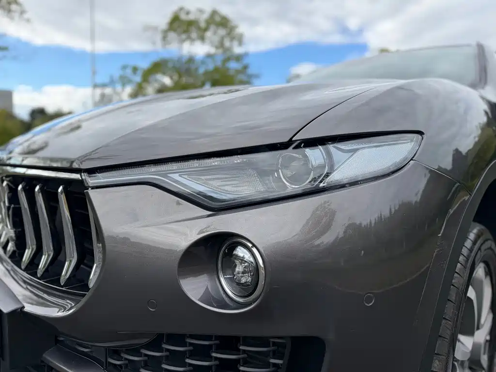Levante 3.0 T Standard