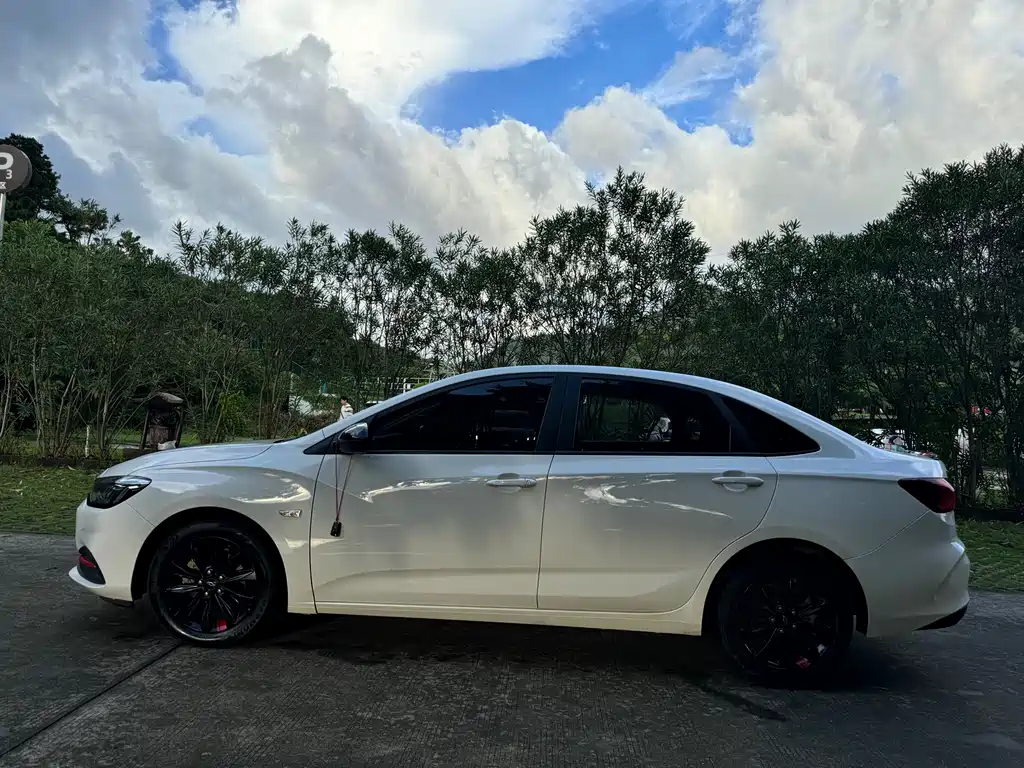 Monza Mild Hybrid Redline 320 T DCT Brisk