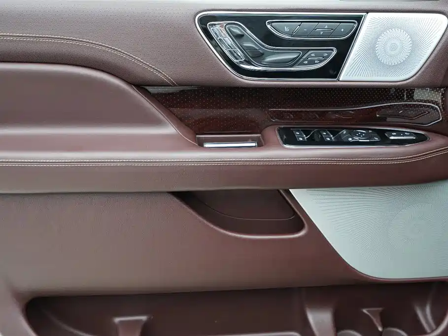 Navigator 3.5 T President Series