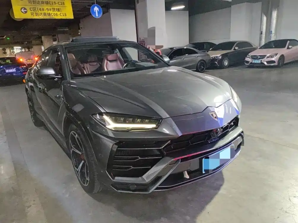 Urus 4.0 T V8