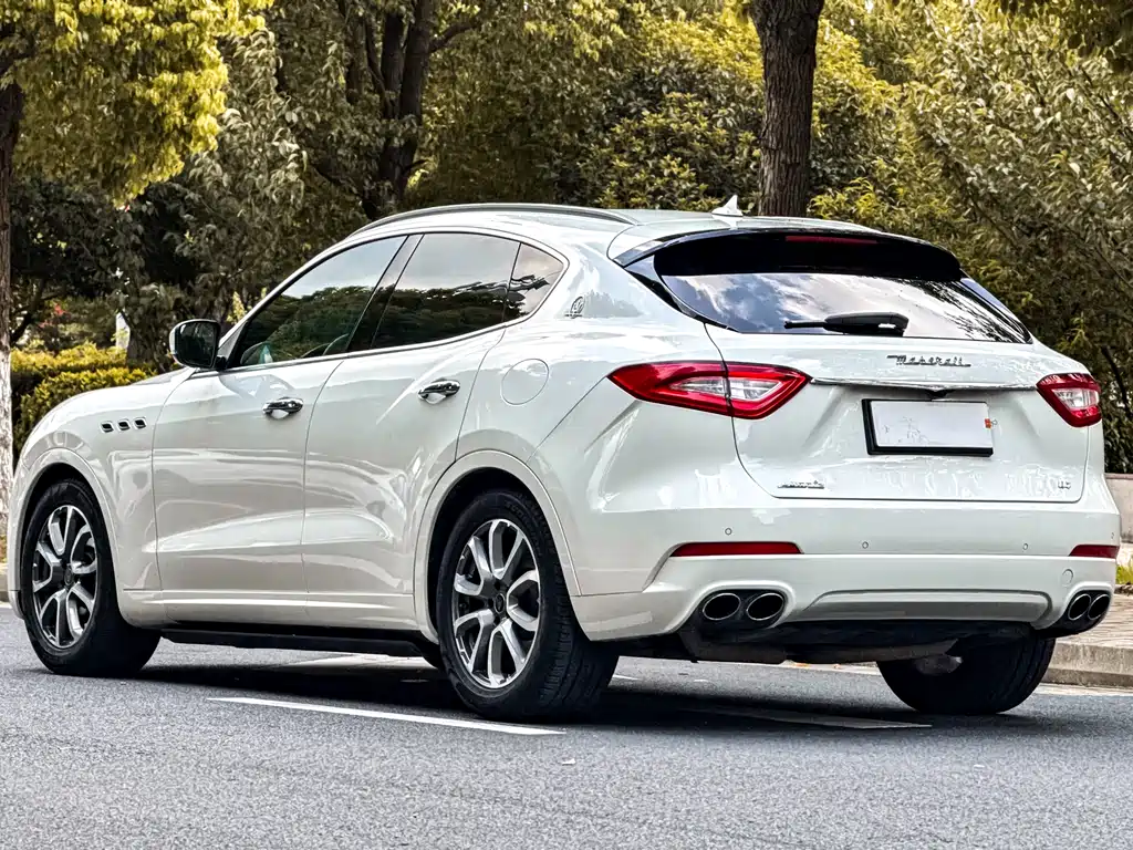 Levante 3.0 T Standard