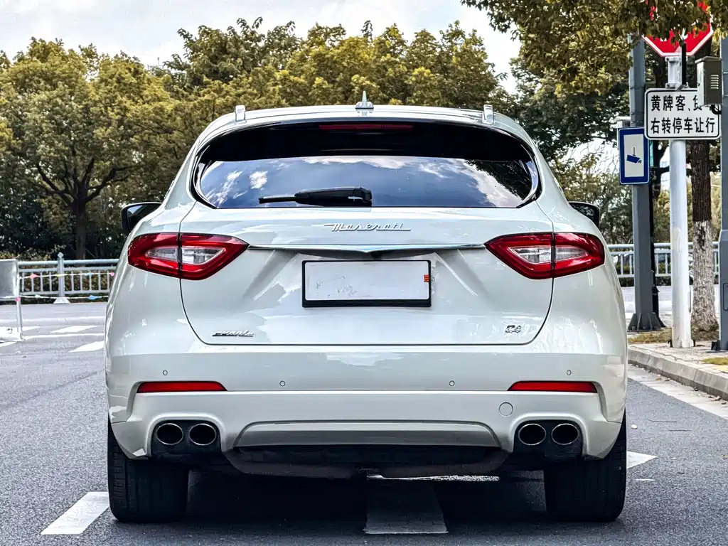 Levante 3.0 T Standard