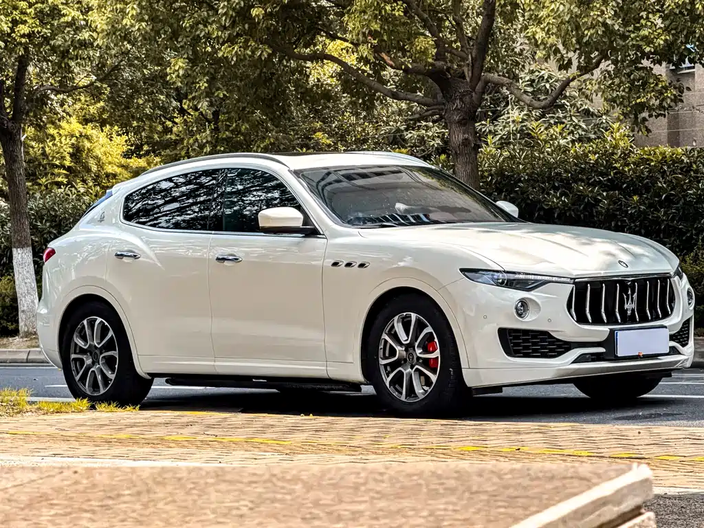 Levante 3.0 T Standard