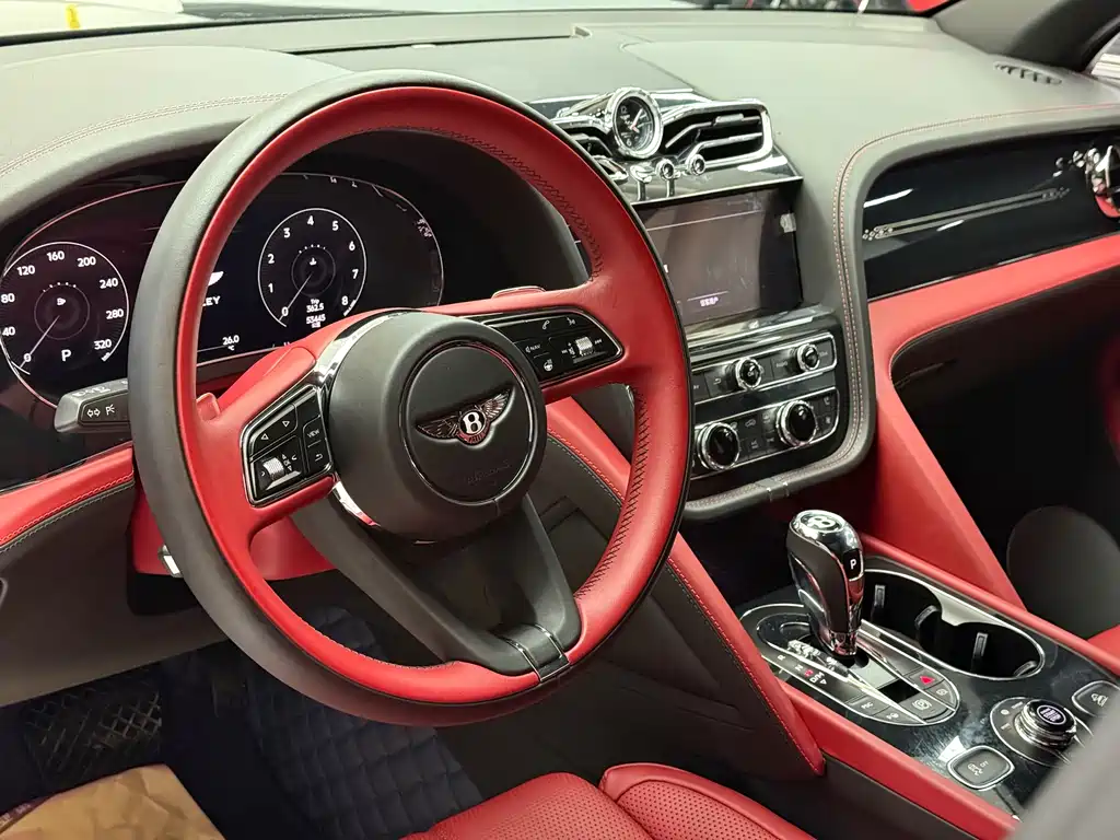 Bentayga 4.0 T V8 LWB Range