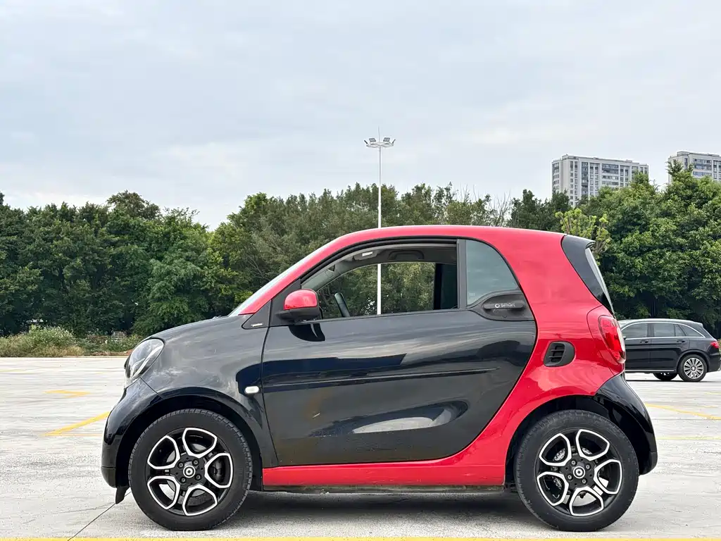 smart fortwo 0.9 T 66 kW Hardtop Motion Engine CN-VI