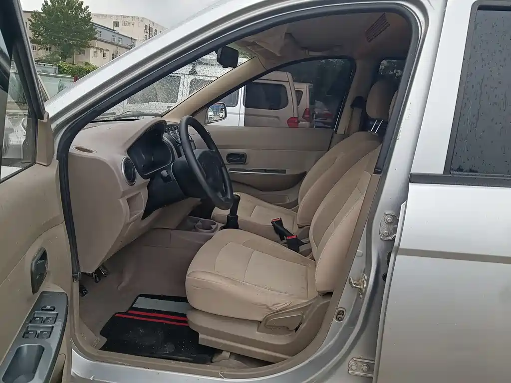 Wuling Hongguang 1.2 L Standard CN-IV