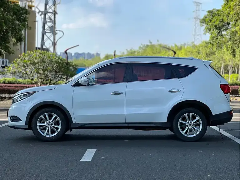Dongfeng Fengguang 580 1.8 L Manual Comfort