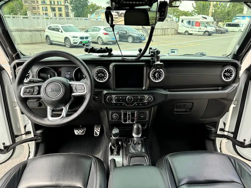 Wrangler NEV 4-door 2.0 T 4 xe Sahara