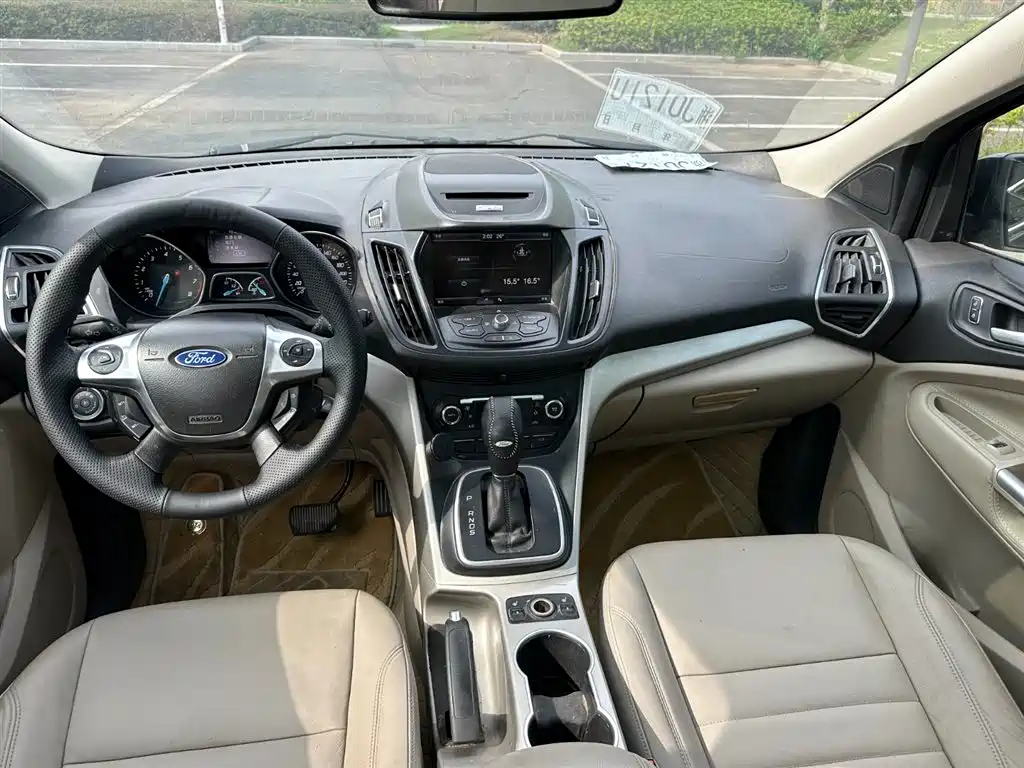 Kuga 1.6 L GTDi 4 WD Elite