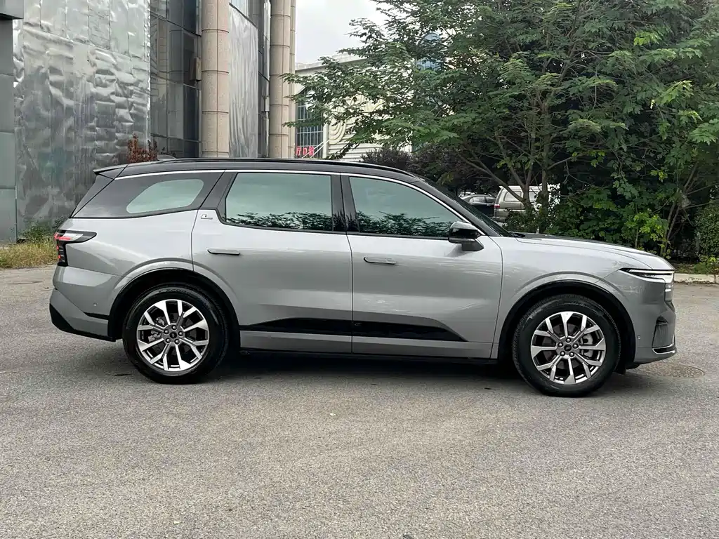 Edge Edge L 2.0 T EcoBoost 4 WD 7-seat Supreme