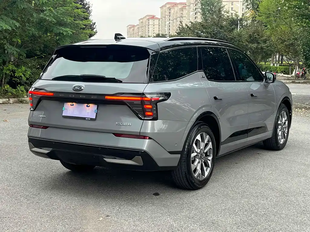 Edge Edge L 2.0 T EcoBoost 4 WD 7-seat Supreme