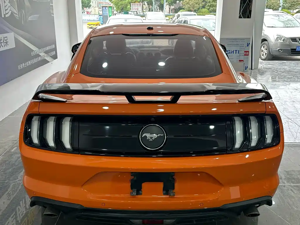 Mustang 2.3 L EcoBoost Dark Knight Sport