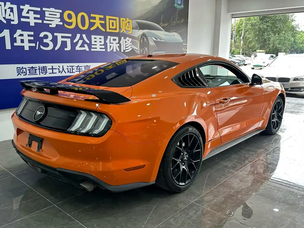 Mustang 2.3 L EcoBoost Dark Knight Sport
