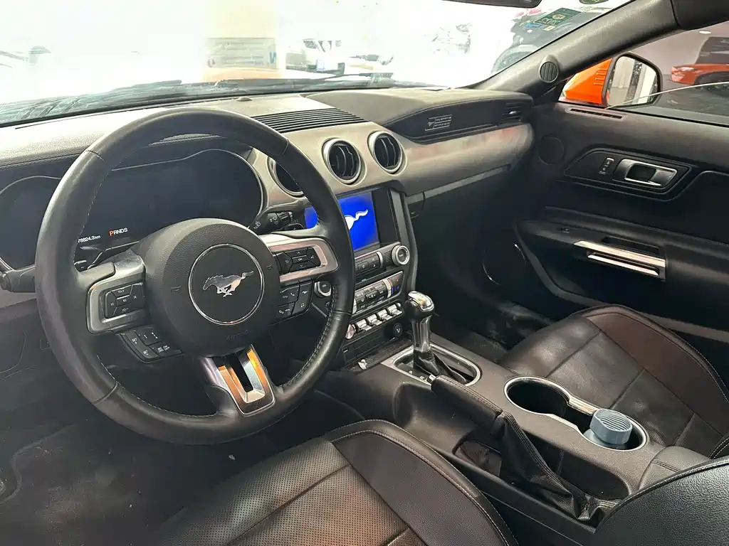 Mustang 2.3 L EcoBoost Dark Knight Sport