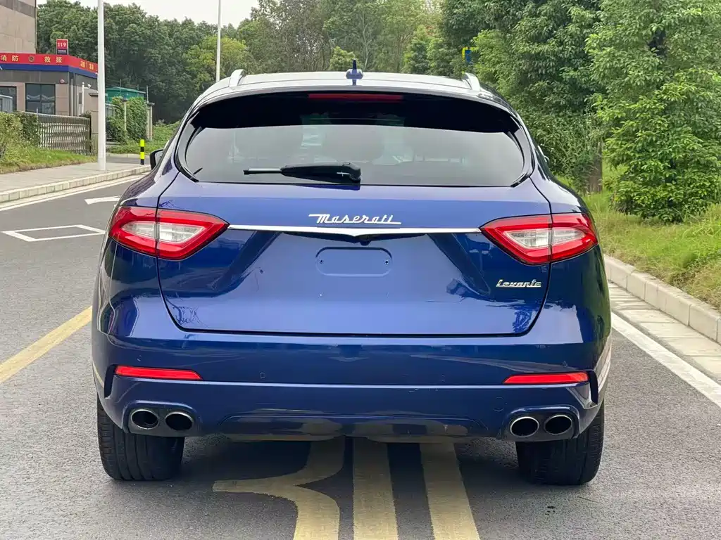 Levante 3.0 T Standard