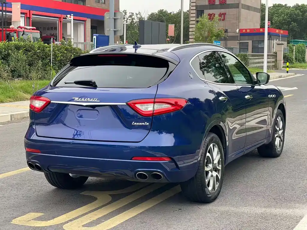 Levante 3.0 T Standard