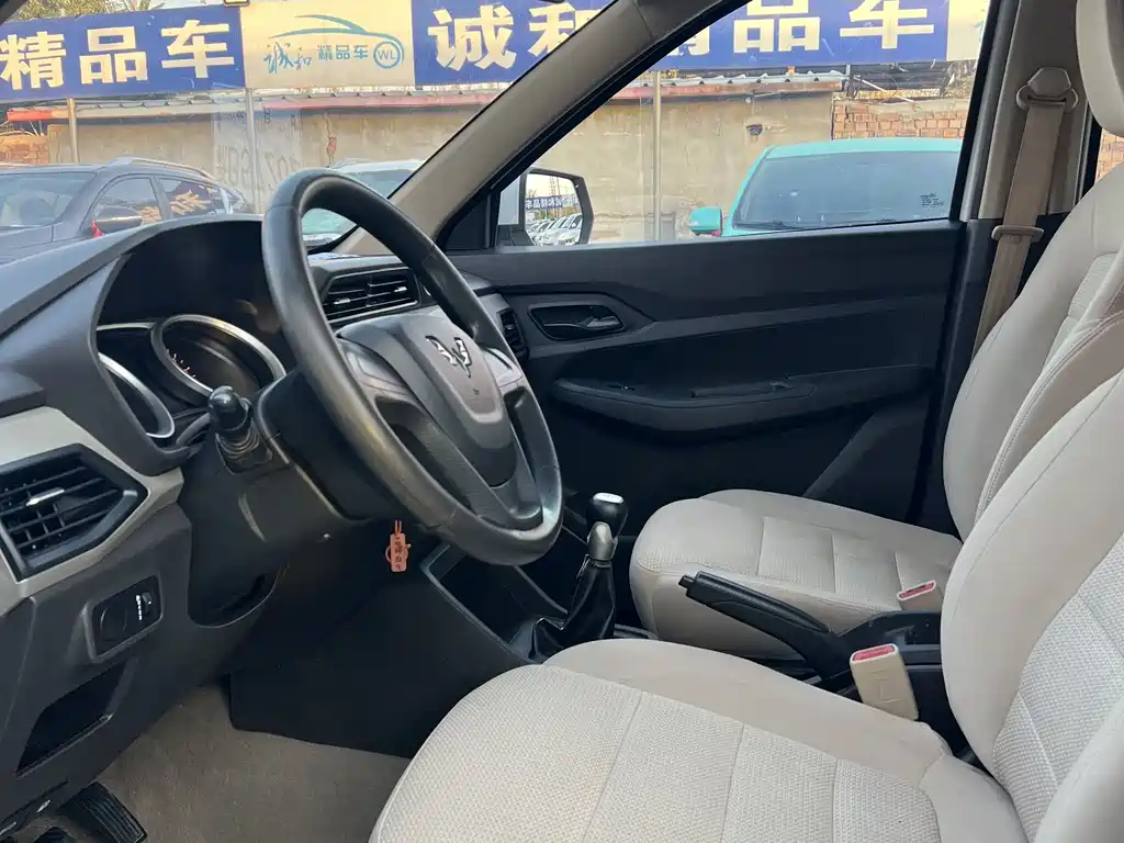 Wuling Hongguang 1.5 L S Standard L2 B