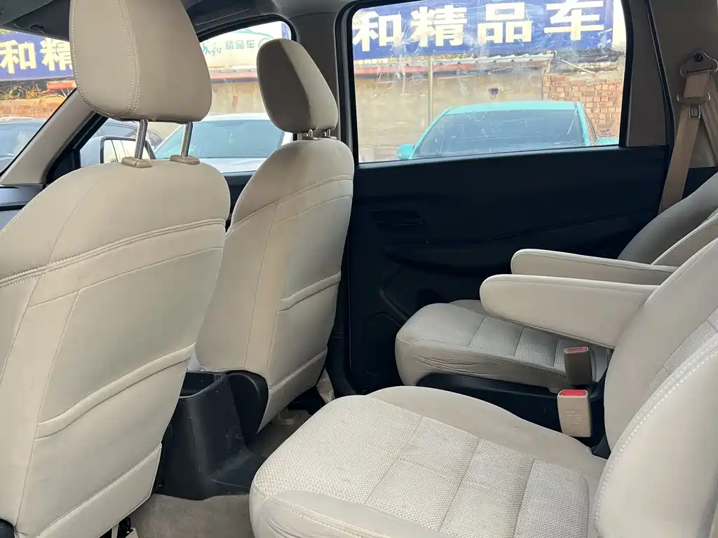 Wuling Hongguang 1.5 L S Standard L2 B