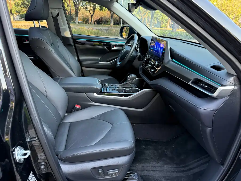 Highlander 380 T 4 WD Luxury 7-seat