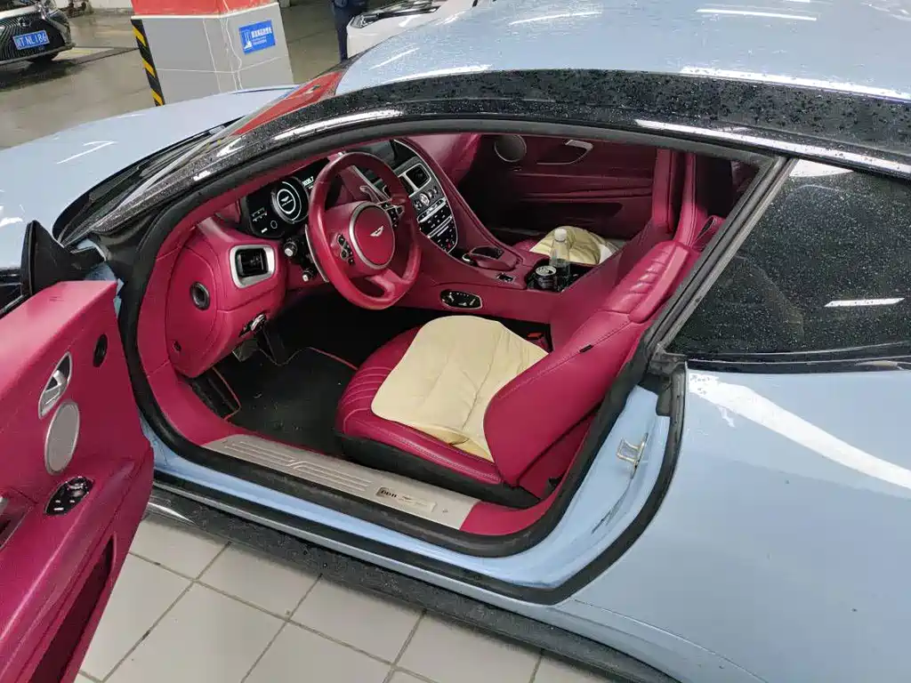 Aston Martin DB11 4.0 T V8 Coupe