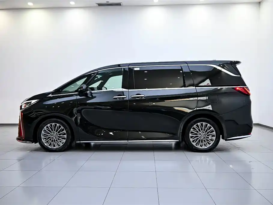 Lexus LM 500 h 6-seat Supreme