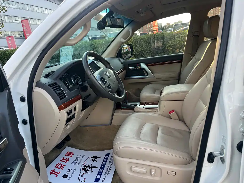 Land Cruiser 4.0 L Auto VX