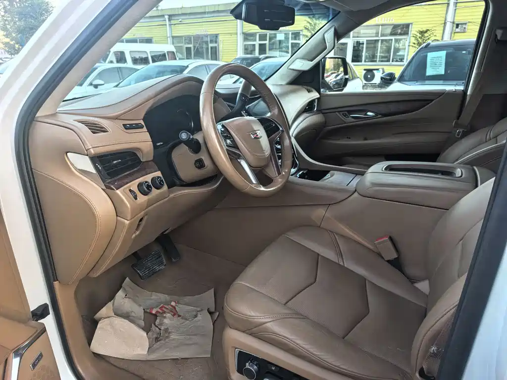 Escalade 6.2 L ESV Platinum Extended