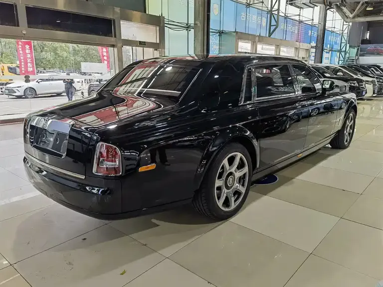 Rolls-Royce Phantom 6.7 L Extended EWB