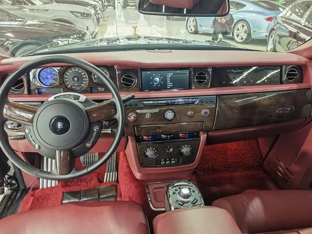 Phantom 6.7 L Extended EWB