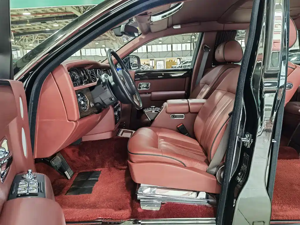 Phantom 6.7 L Extended EWB