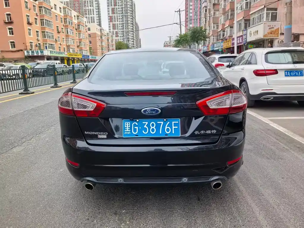 Mondeo 2.3 L Luxury