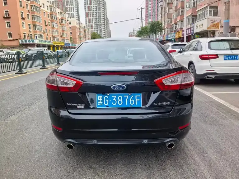Ford Mondeo 2.3 L Luxury