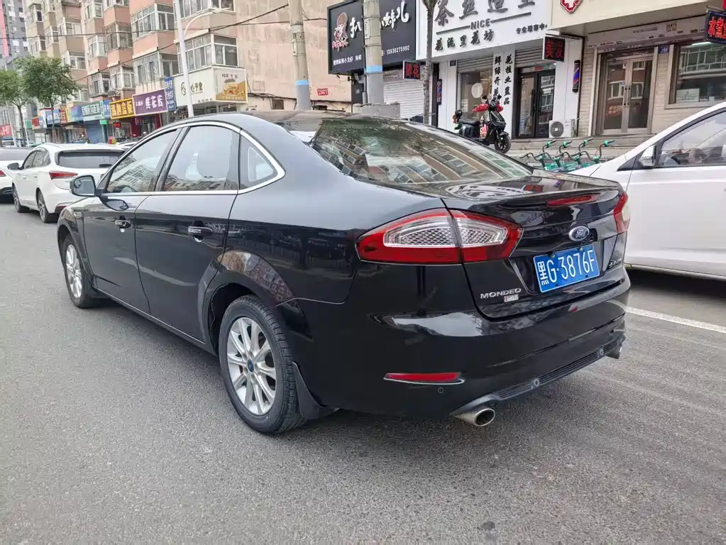 Mondeo 2.3 L Luxury