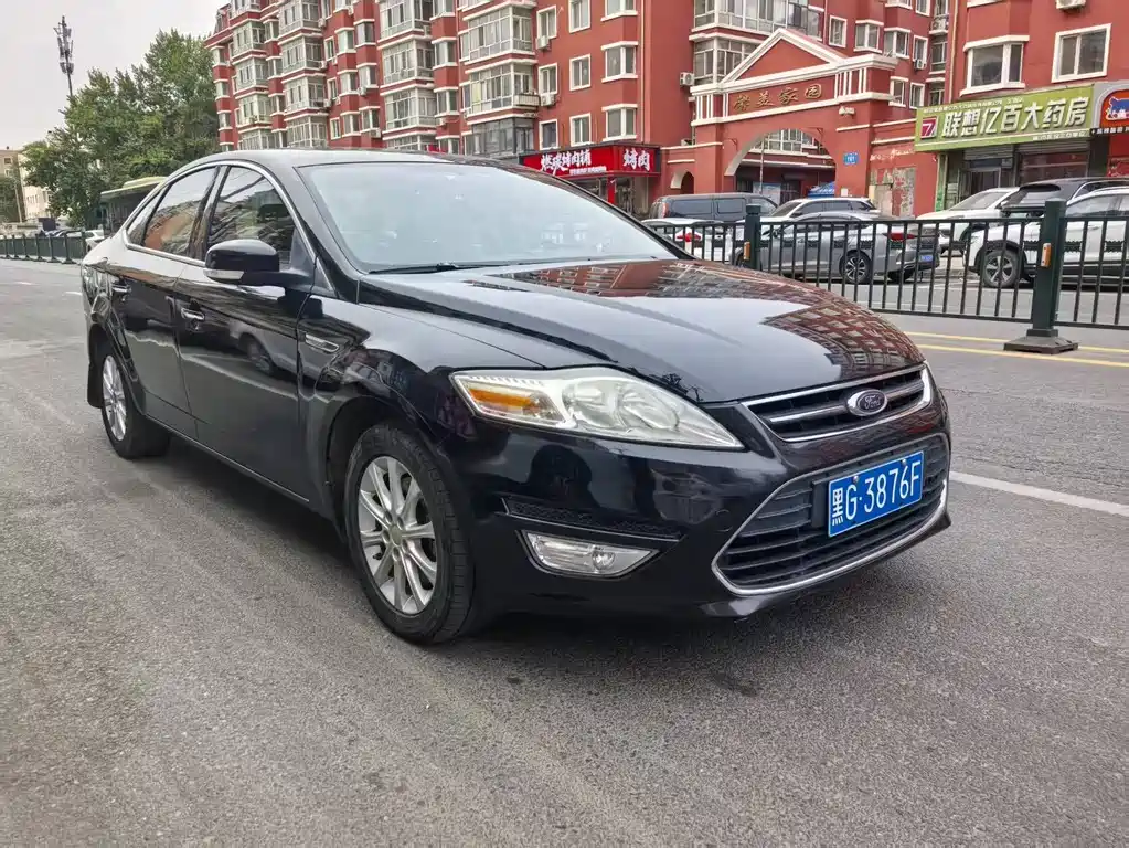 Mondeo 2.3 L Luxury