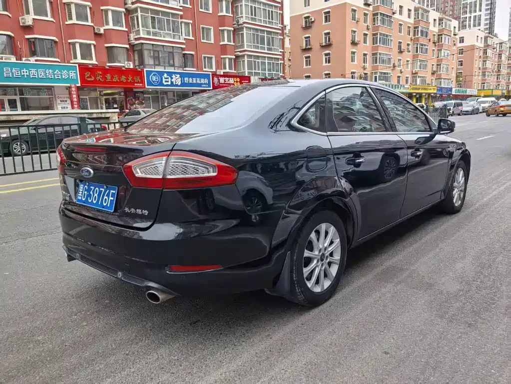 Mondeo 2.3 L Luxury