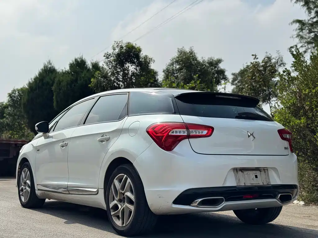 DS 5 1.6 T Graceful THP160