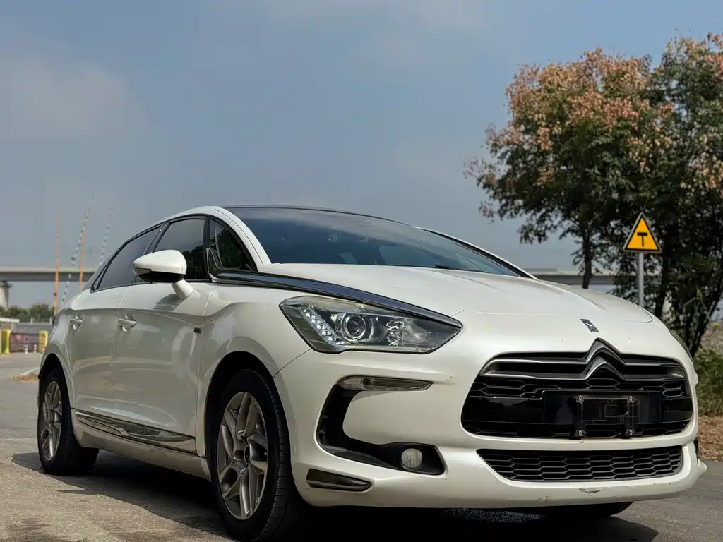 DS 5 1.6 T Graceful THP160