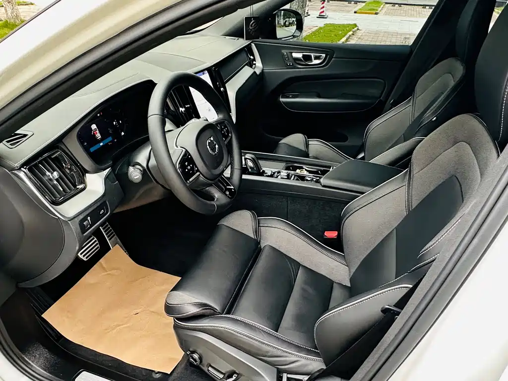 Volvo XC60 B5 4 WD Smart Vision Sport