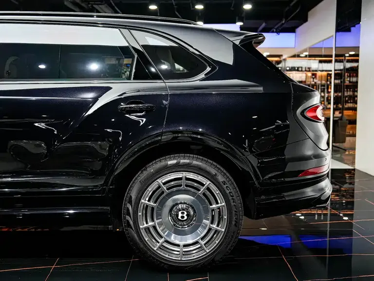 Bentley Bentayga 4.0 T V8 LWB Range
