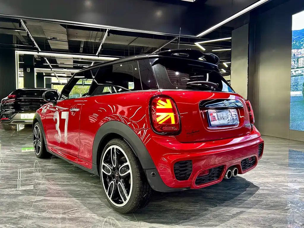 MINI 2.0 T COOPER S Racer