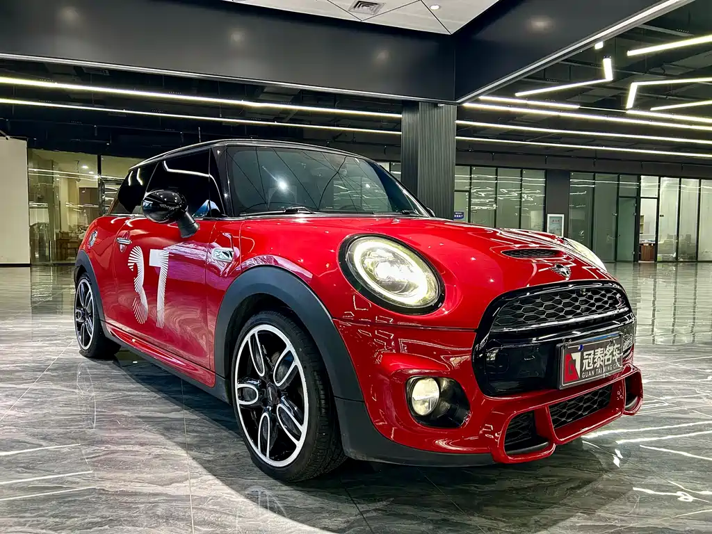 MINI 2.0 T COOPER S Racer