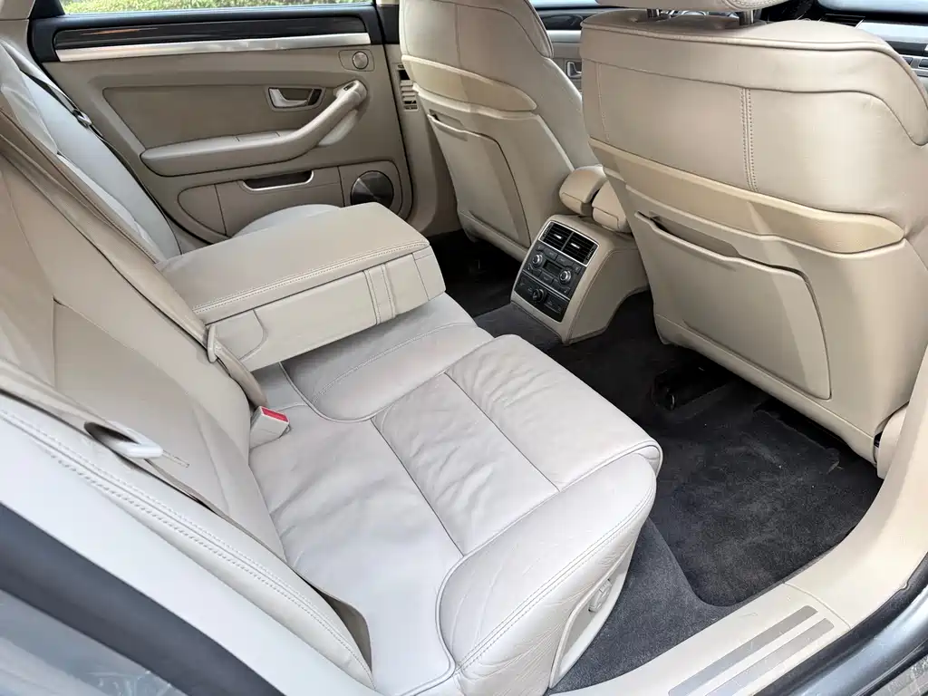 Audi S8 S8 5.2 FSI quattro
