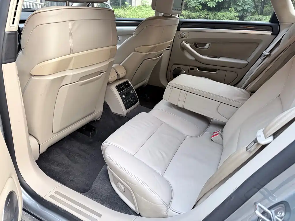 Audi S8 S8 5.2 FSI quattro