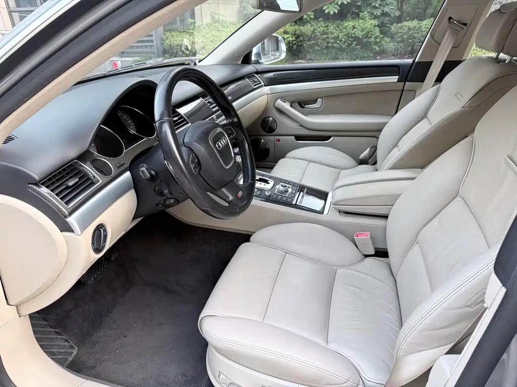 Audi S8 S8 5.2 FSI quattro